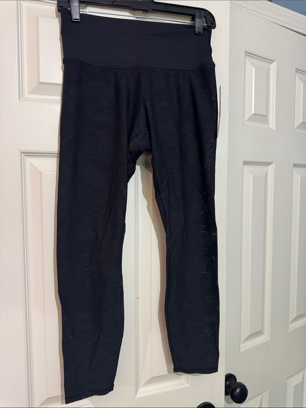 Athleta Phenom Camo 7/8 Black High-Waist Leggings